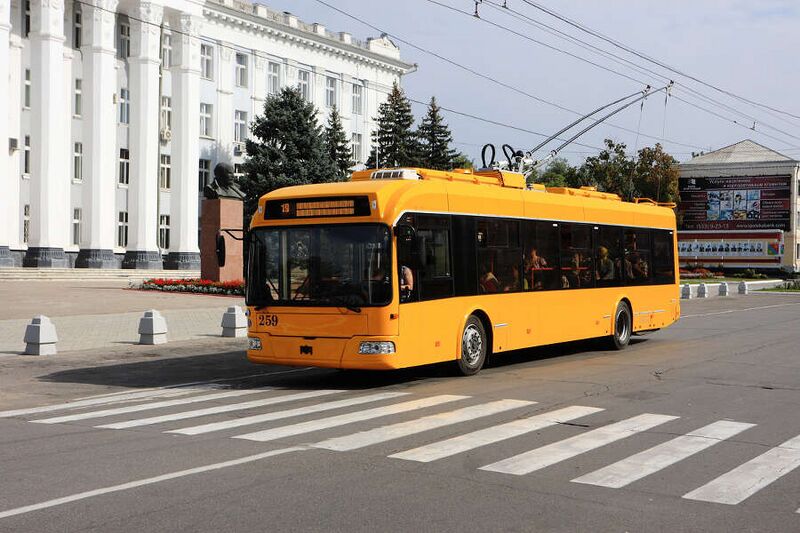 Fájl:Троллейбус АКСМ-321 в Тирасполе.jpg