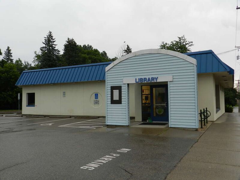 Fájl:Maple Plain Library.jpg
