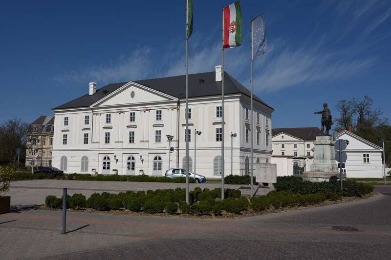 Fájl:Schloss Batthyány-Strattmann in Körmend.jpg