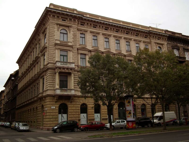 Fájl:Sarokház (719. számú műemlék).jpg