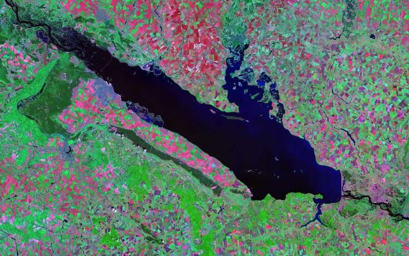 Fájl:Landsat Kremenchuk Water Reservoir.jpeg