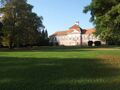 A felújított kastély a park felől nézve