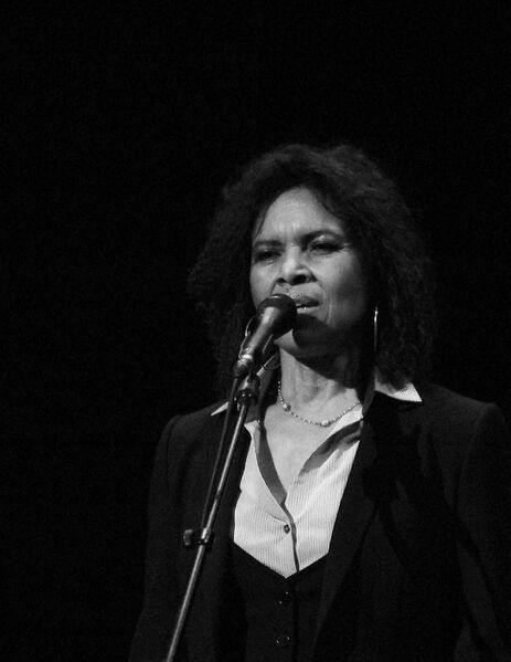 Fájl:Sharon Robinson 2167 (cropped).jpg