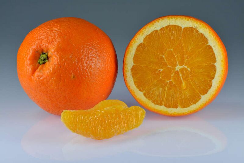 Fájl:Oranges - whole-halved-segment.jpg